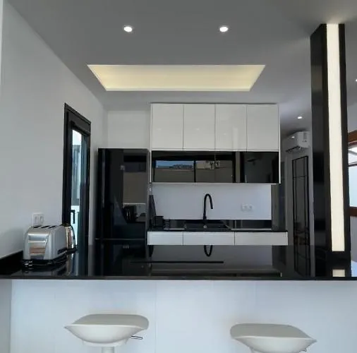 C-10 Vegueta - Private Rooftop Pool Apartament *