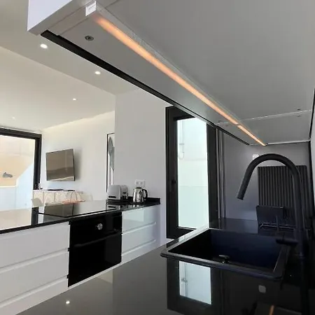 Apartman C-10 Vegueta - Private Rooftop Pool *